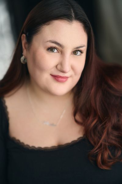 AMELIA</br>BROADWAY” class=’img-responsive square cast-image’/>
													</div>

													<div class=